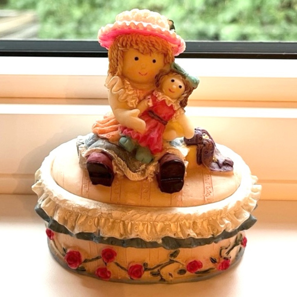 Vintage Raggedy Anne Trinket Box